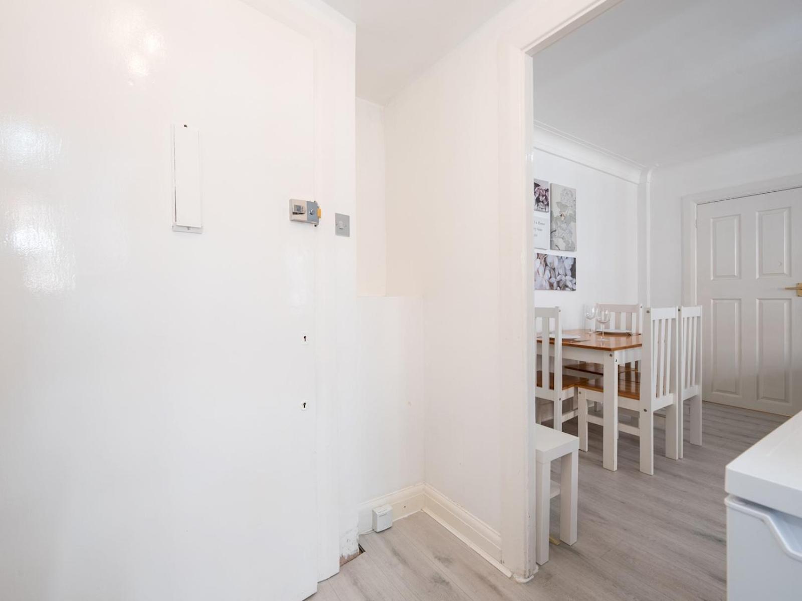 Pass The Keys Cosy One Bedroom Near Hyde Park Oxford Street Apartment *
