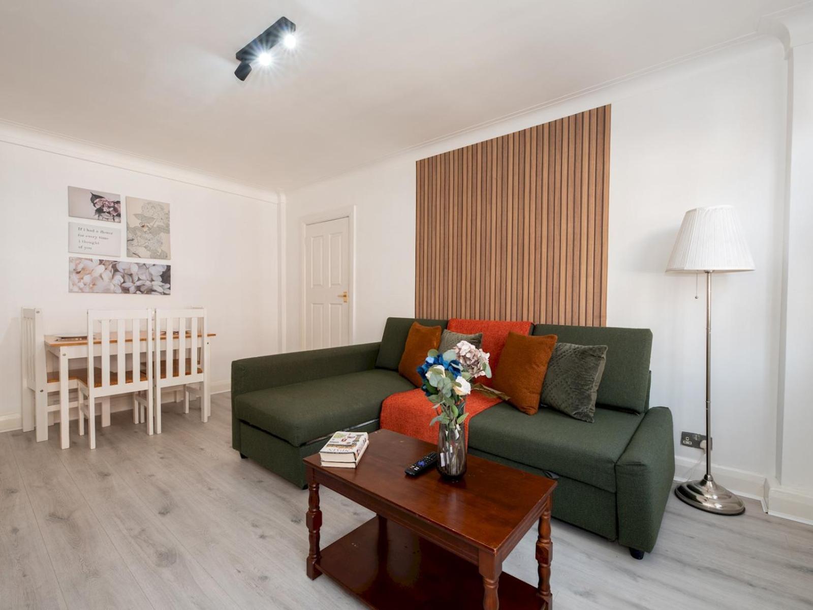 Pass The Keys Cosy One Bedroom Near Hyde Park Oxford Street Apartment London
