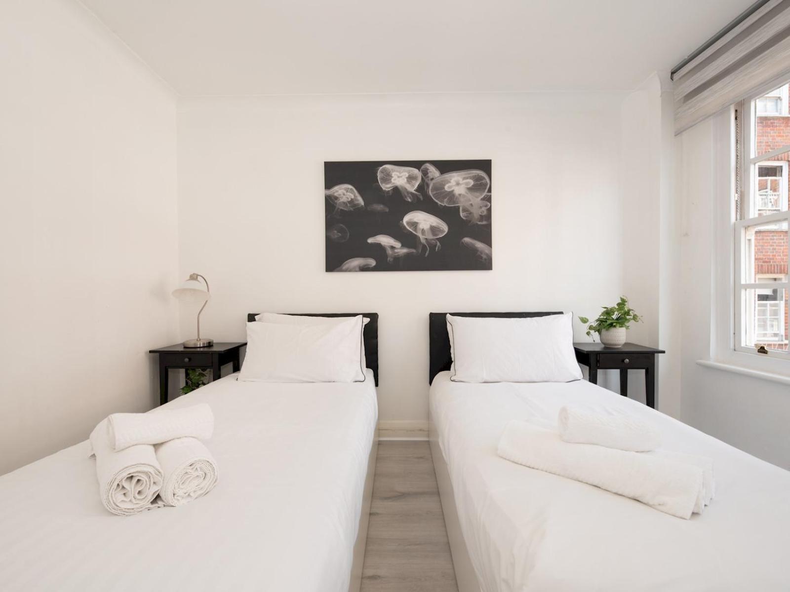 Pass The Keys Cosy One Bedroom Near Hyde Park Oxford Street London