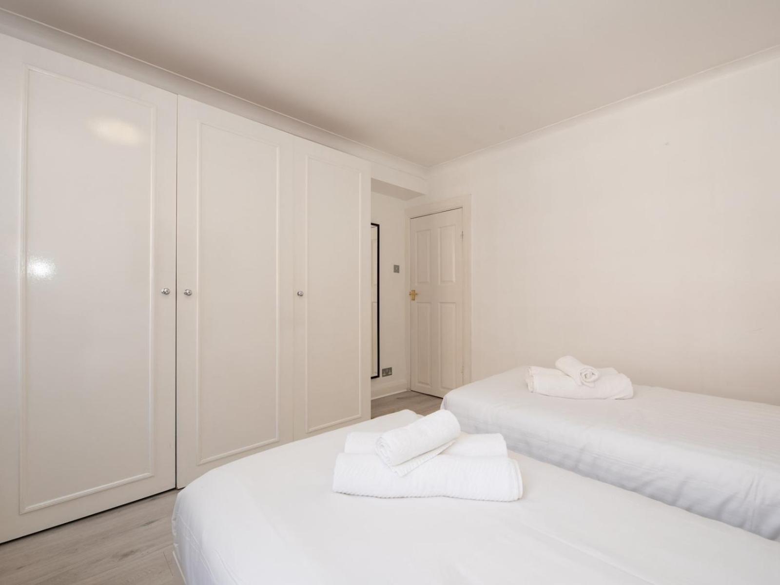 Pass The Keys Cosy One Bedroom Near Hyde Park Oxford Street Apartment London