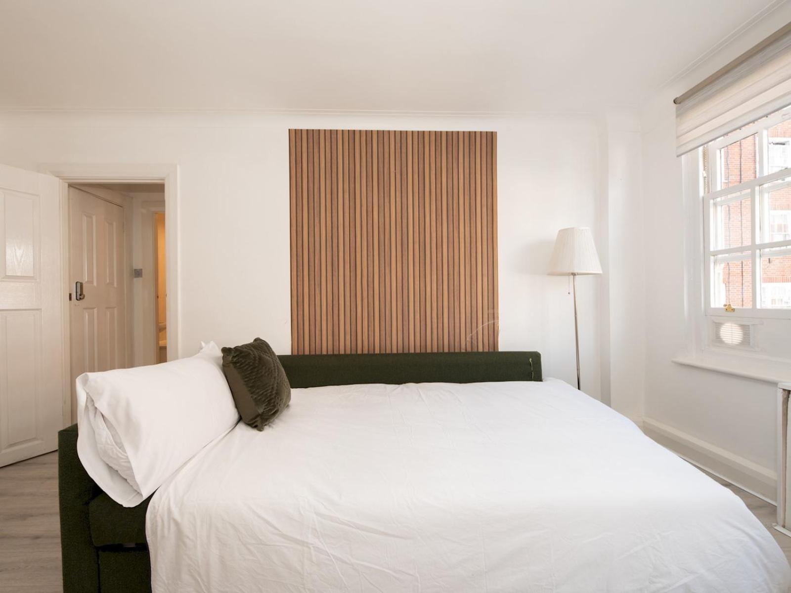 Pass The Keys Cosy One Bedroom Near Hyde Park Oxford Street Apartment