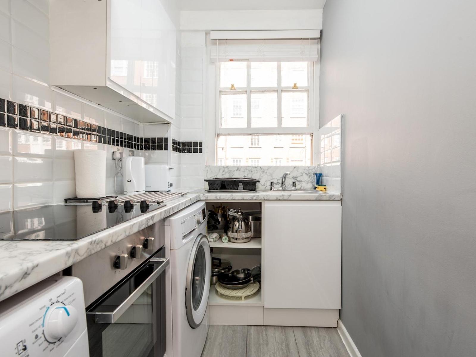 Pass The Keys Cosy One Bedroom Near Hyde Park Oxford Street Apartment London
