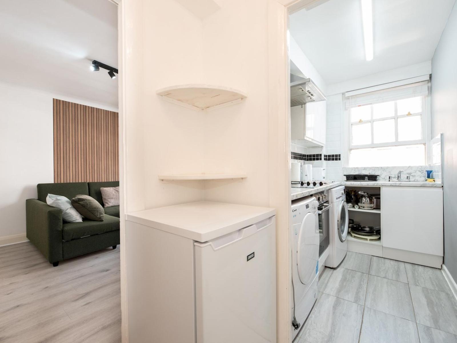 Pass The Keys Cosy One Bedroom Near Hyde Park Oxford Street Apartment